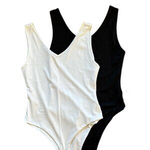 Black & White Bodysuit Set Sleeveless V-Neck Size L (2 Pieces)
